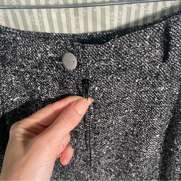 CONSIGNED @SF FERRRY BUILDING Tuatara Italian Plaid Skirt Grey tweed, green - Picture 11 of 11